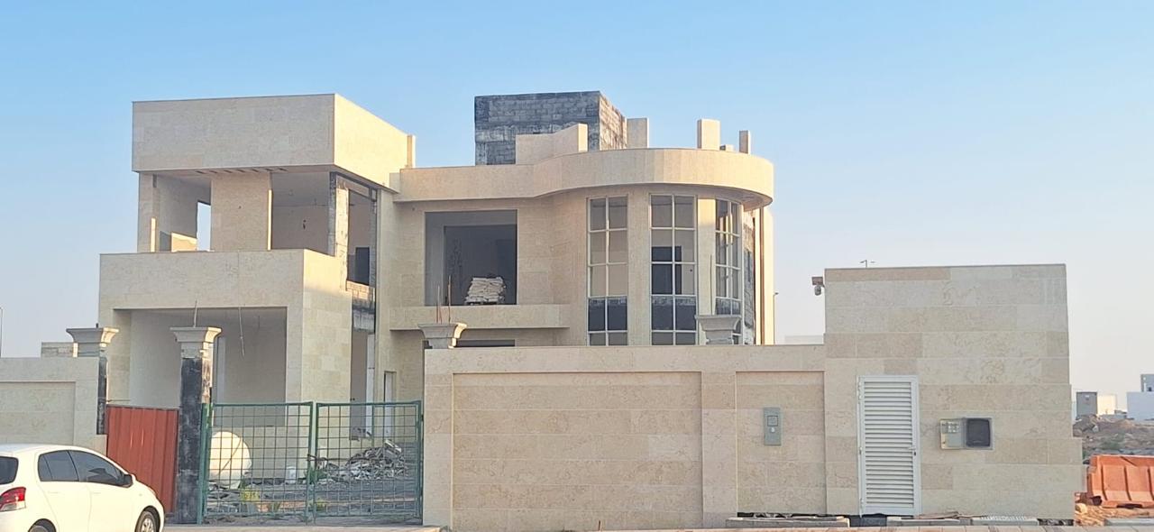   للبيع فيلا جديدة متداولة حجر طبيعي مودرن قيد...